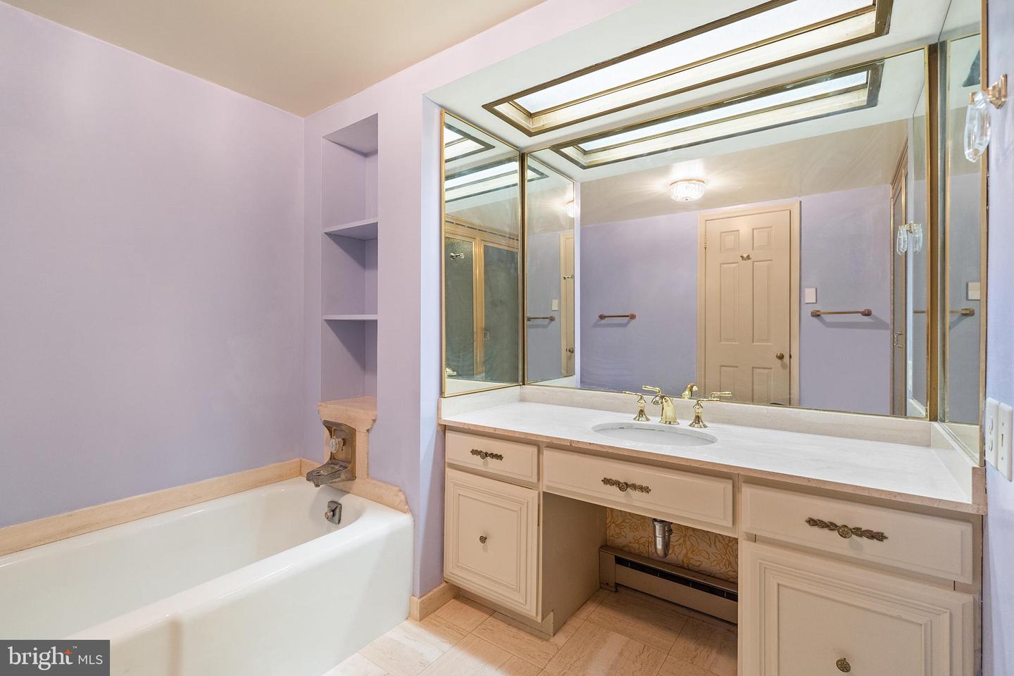 700 NEW HAMPSHIRE AVE NW #117, WASHINGTON, District Of Columbia 20037, 2 Bedrooms Bedrooms, ,2 BathroomsBathrooms,Residential,For sale,700 NEW HAMPSHIRE AVE NW #117,DCDC2140342 MLS # DCDC2140342