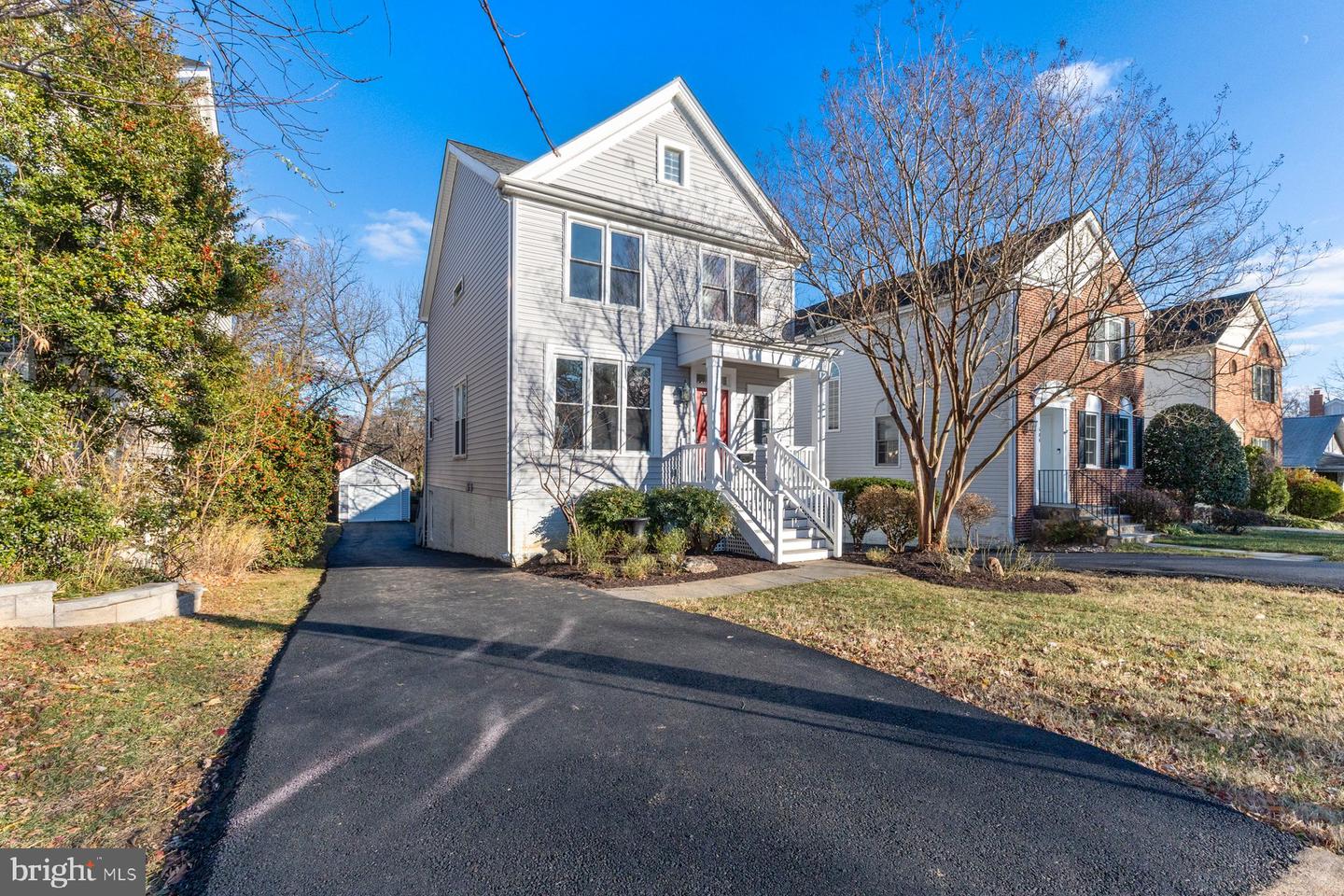 517 N JEFFERSON ST, ARLINGTON, Virginia 22205, 4 Bedrooms Bedrooms, ,3 BathroomsBathrooms,Residential,For sale,517 N JEFFERSON ST,VAAR2051384 MLS # VAAR2051384