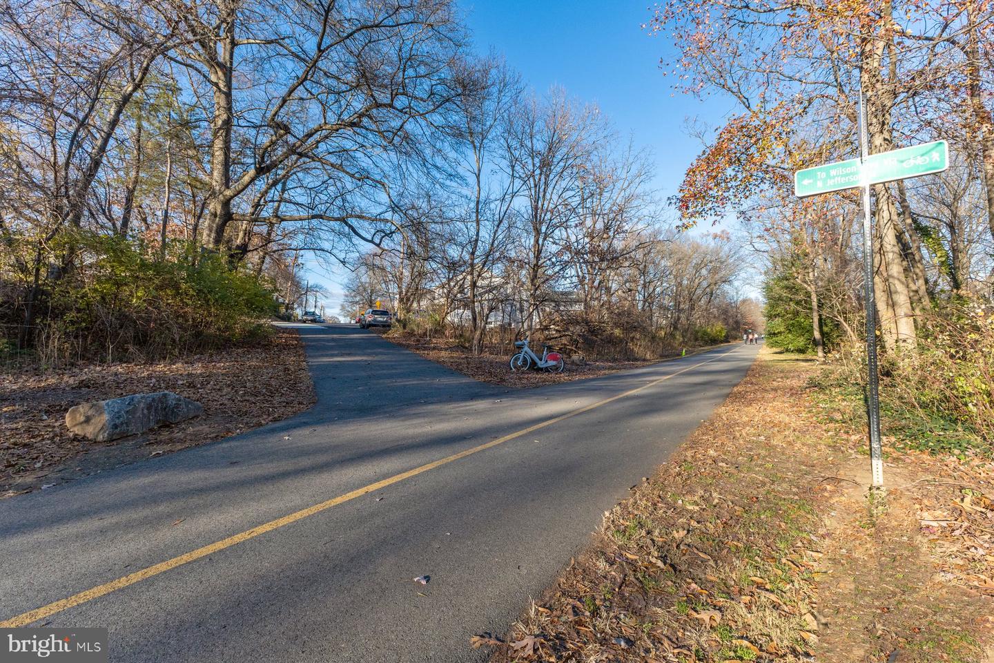 517 N JEFFERSON ST, ARLINGTON, Virginia 22205, 4 Bedrooms Bedrooms, ,3 BathroomsBathrooms,Residential,For sale,517 N JEFFERSON ST,VAAR2051384 MLS # VAAR2051384