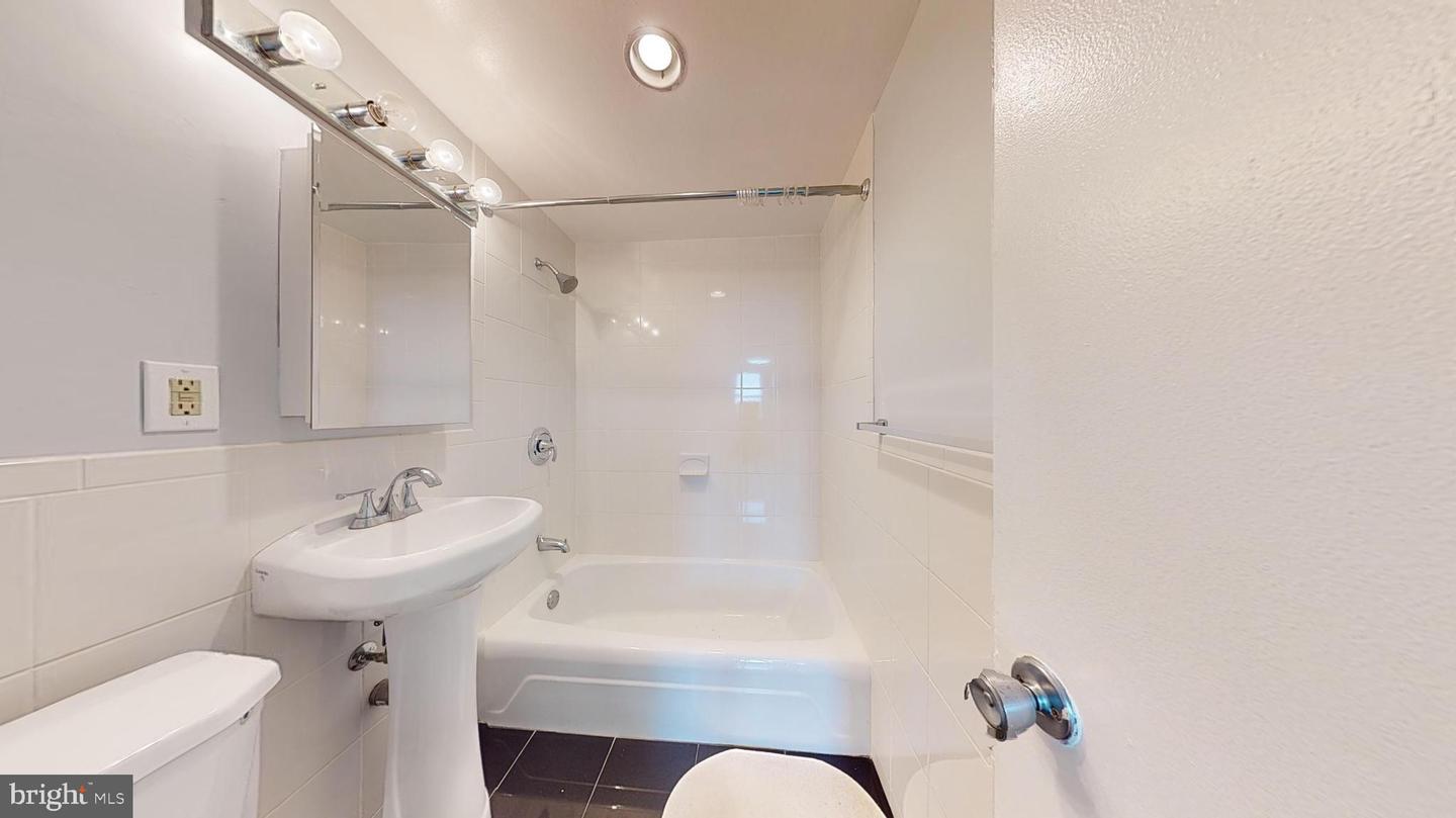 4600 DUKE ST #1330, ALEXANDRIA, Virginia 22304, 1 Bedroom Bedrooms, ,1 BathroomBathrooms,Residential,For sale,4600 DUKE ST #1330,VAAX2039996 MLS # VAAX2039996