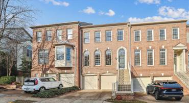 9517 LAGERSFIELD CIR, VIENNA, Virginia 22181, 3 Bedrooms Bedrooms, ,4 BathroomsBathrooms,Residential,For sale,9517 LAGERSFIELD CIR,VAFX2214826 MLS # VAFX2214826