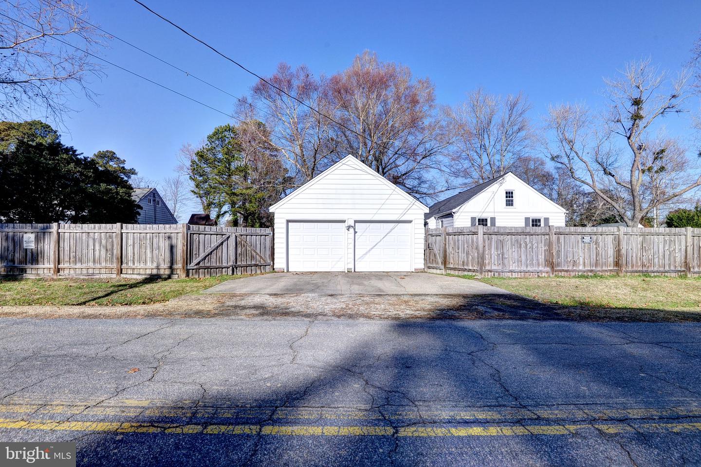 706 JACKSON DR, WILLIAMSBURG, Virginia 23185, 4 Bedrooms Bedrooms, 7 Rooms Rooms,2 BathroomsBathrooms,Residential,For sale,706 JACKSON DR,VAJC2000374 MLS # VAJC2000374