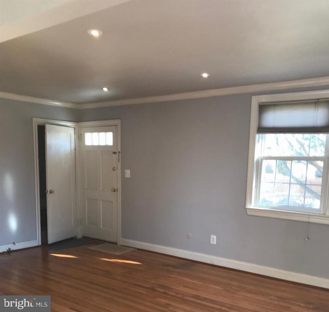 2902 SUMMERFIELD RD, FALLS CHURCH, Virginia 22042, 4 Bedrooms Bedrooms, ,2 BathroomsBathrooms,Residential,For sale,2902 SUMMERFIELD RD,VAFX2213472 MLS # VAFX2213472