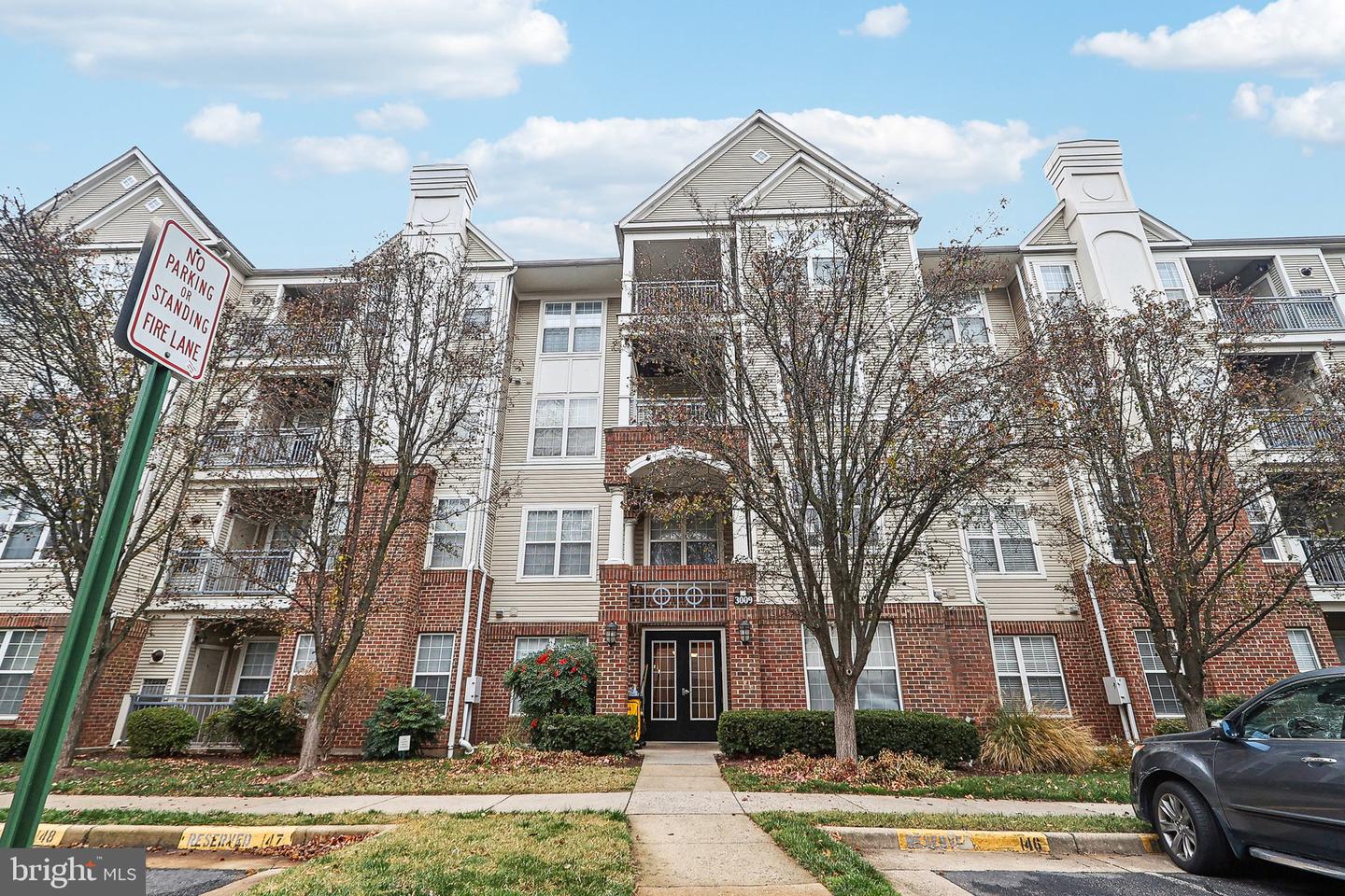 3009 NICOSH CIR #4410, FALLS CHURCH, Virginia 22042, 3 Bedrooms Bedrooms, ,2 BathroomsBathrooms,Residential,For sale,3009 NICOSH CIR #4410,VAFX2213678 MLS # VAFX2213678