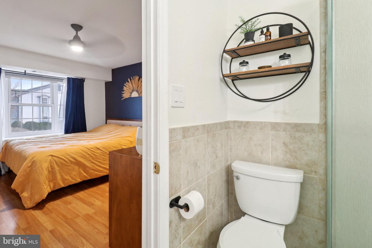 6911 VICTORIA DR #E, ALEXANDRIA, Virginia 22310, 2 Bedrooms Bedrooms, ,2 BathroomsBathrooms,Residential,For sale,6911 VICTORIA DR #E,VAFX2214806 MLS # VAFX2214806