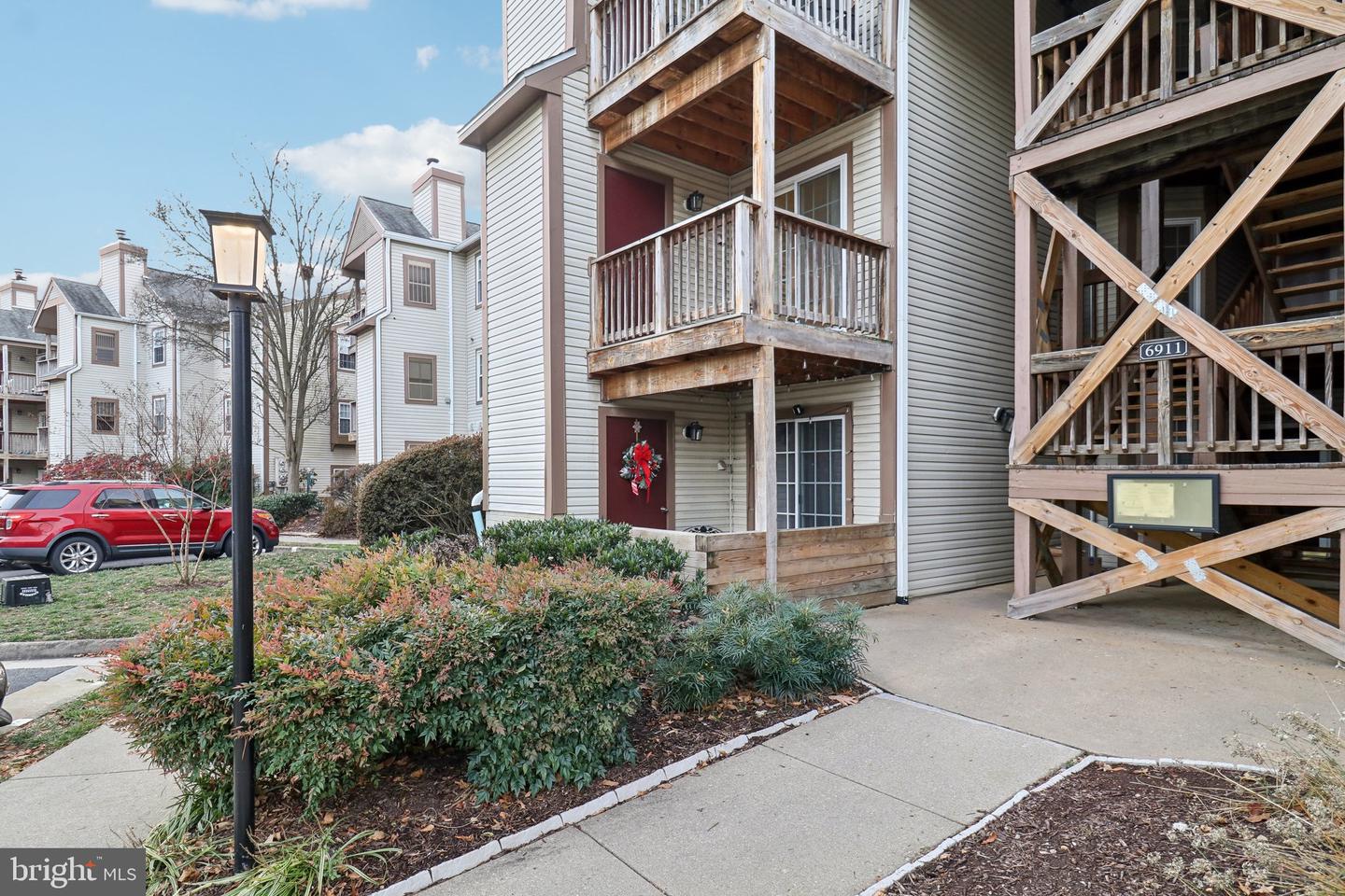 6911 VICTORIA DR #E, ALEXANDRIA, Virginia 22310, 2 Bedrooms Bedrooms, ,2 BathroomsBathrooms,Residential,For sale,6911 VICTORIA DR #E,VAFX2214806 MLS # VAFX2214806