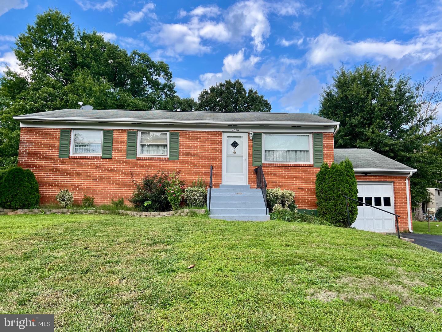 9826 LOMOND DR, MANASSAS, Virginia 20109, 3 Bedrooms Bedrooms, ,2 BathroomsBathrooms,Residential,For sale,9826 LOMOND DR,VAPW2080550 MLS # VAPW2080550