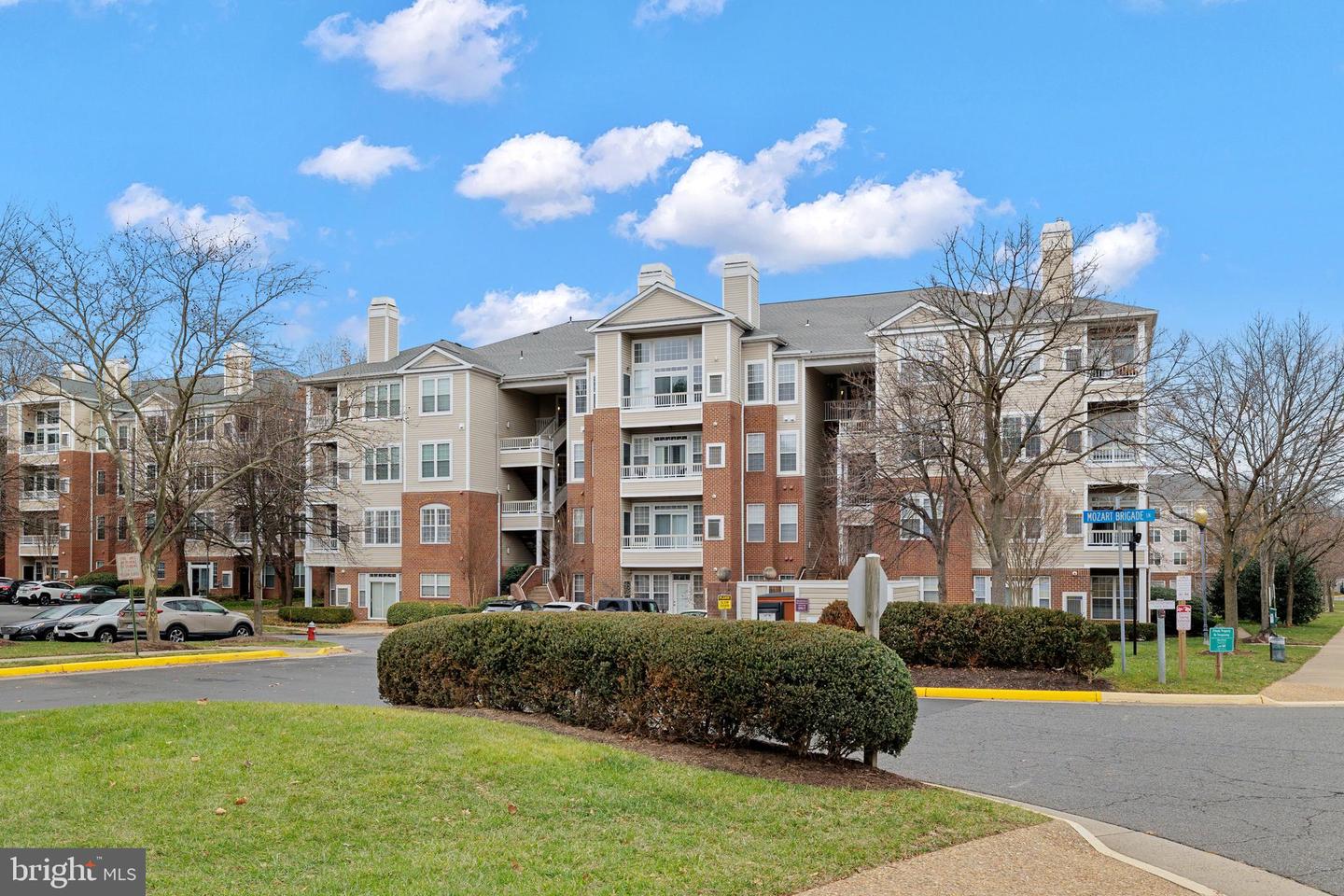 4200 MOZART BRIGADE LN #O, FAIRFAX, Virginia 22033, 2 Bedrooms Bedrooms, ,2 BathroomsBathrooms,Residential,For sale,4200 MOZART BRIGADE LN #O,VAFX2214718 MLS # VAFX2214718