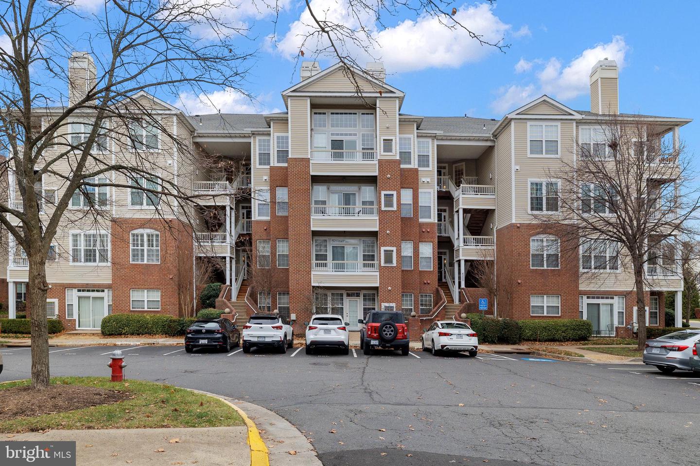 4200 MOZART BRIGADE LN #O, FAIRFAX, Virginia 22033, 2 Bedrooms Bedrooms, ,2 BathroomsBathrooms,Residential,For sale,4200 MOZART BRIGADE LN #O,VAFX2214718 MLS # VAFX2214718