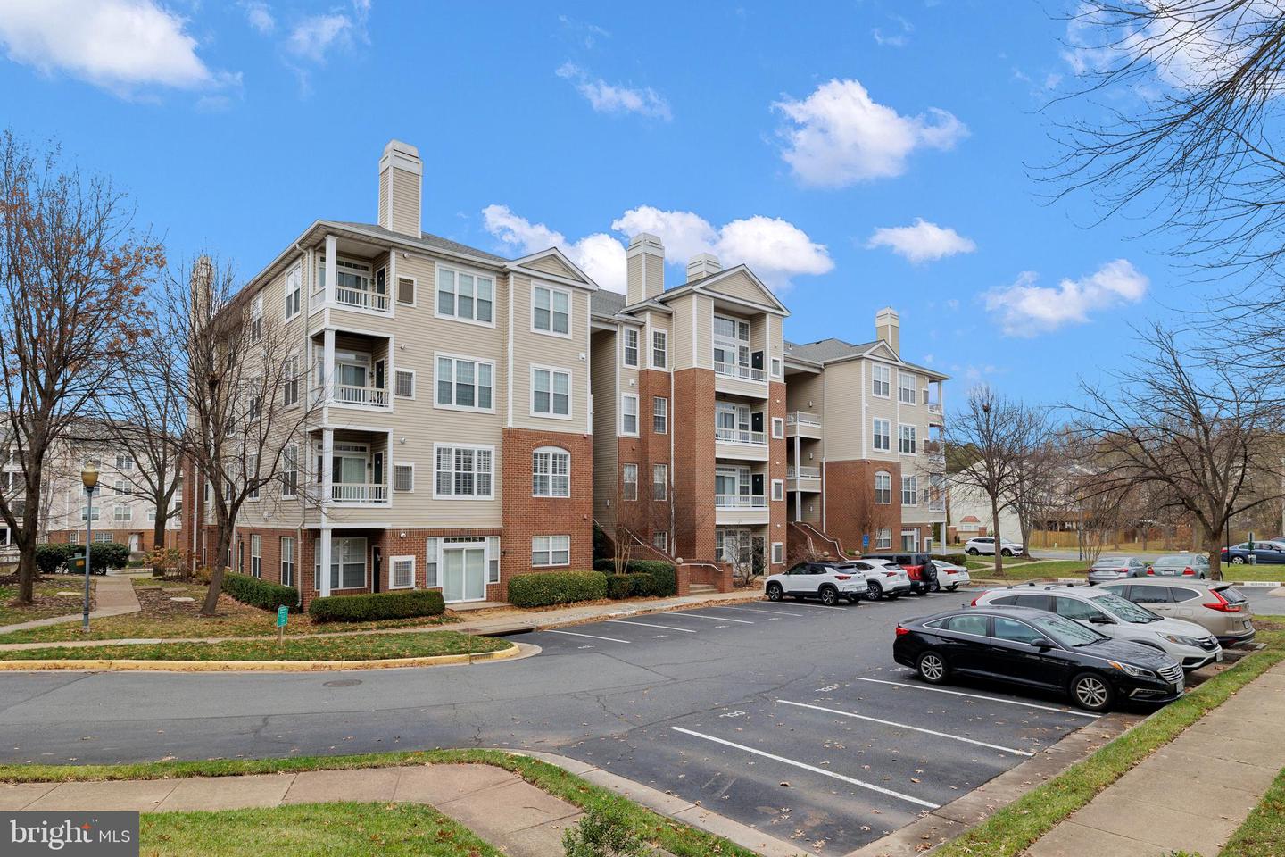 4200 MOZART BRIGADE LN #O, FAIRFAX, Virginia 22033, 2 Bedrooms Bedrooms, ,2 BathroomsBathrooms,Residential,For sale,4200 MOZART BRIGADE LN #O,VAFX2214718 MLS # VAFX2214718