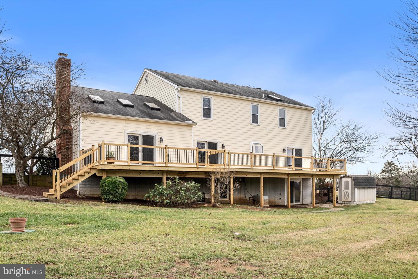 21673 OATLANDS RD, ALDIE, Virginia 20105, 5 Bedrooms Bedrooms, ,3 BathroomsBathrooms,Residential,For sale,21673 OATLANDS RD,VALO2085442 MLS # VALO2085442