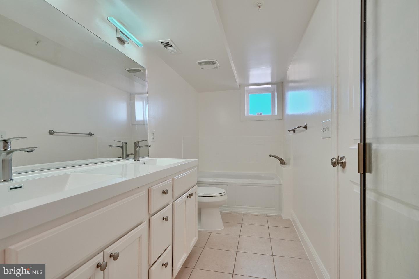 1352 TALBERT CT SE #14A, WASHINGTON, District Of Columbia 20020, 3 Bedrooms Bedrooms, ,2 BathroomsBathrooms,Residential,For sale,1352 TALBERT CT SE #14A,DCDC2172524 MLS # DCDC2172524