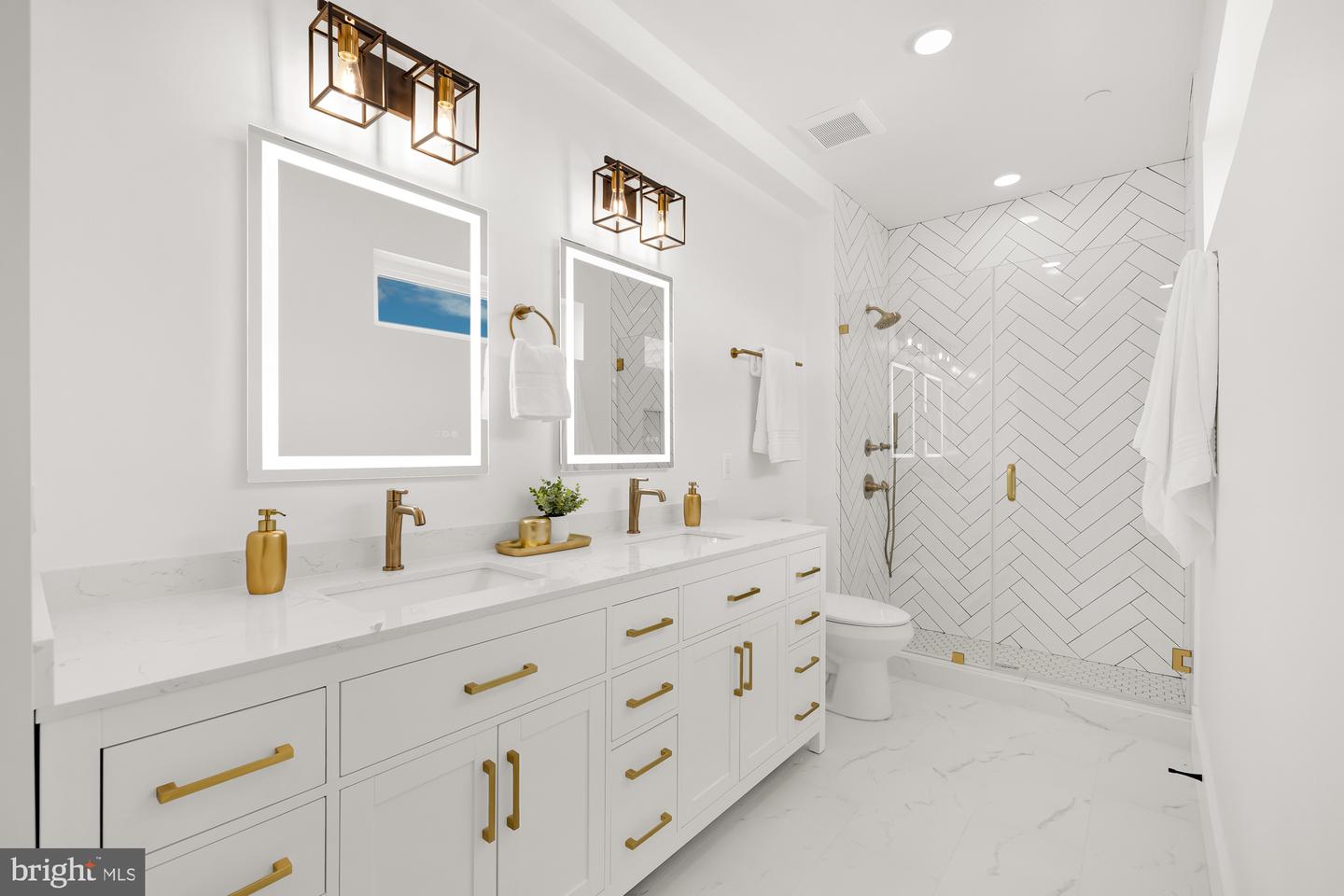 1006 FLORIDA AVE NE #PH1, WASHINGTON, District Of Columbia 20002, 2 Bedrooms Bedrooms, ,2 BathroomsBathrooms,Residential,For sale,1006 FLORIDA AVE NE #PH1,DCDC2172382 MLS # DCDC2172382