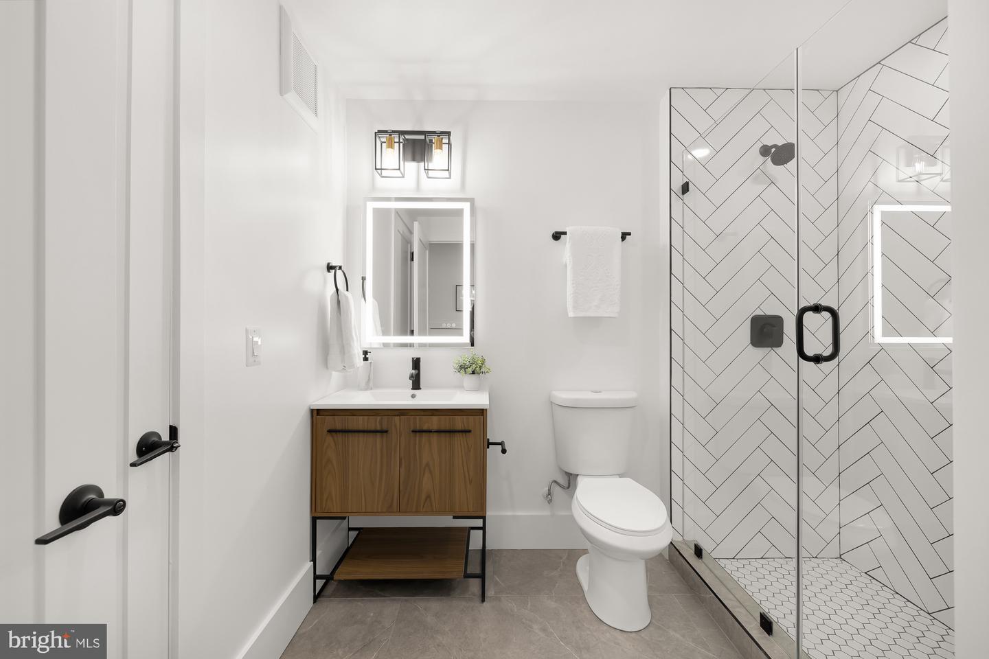 1006 FLORIDA AVE NE #PH1, WASHINGTON, District Of Columbia 20002, 2 Bedrooms Bedrooms, ,2 BathroomsBathrooms,Residential,For sale,1006 FLORIDA AVE NE #PH1,DCDC2172382 MLS # DCDC2172382