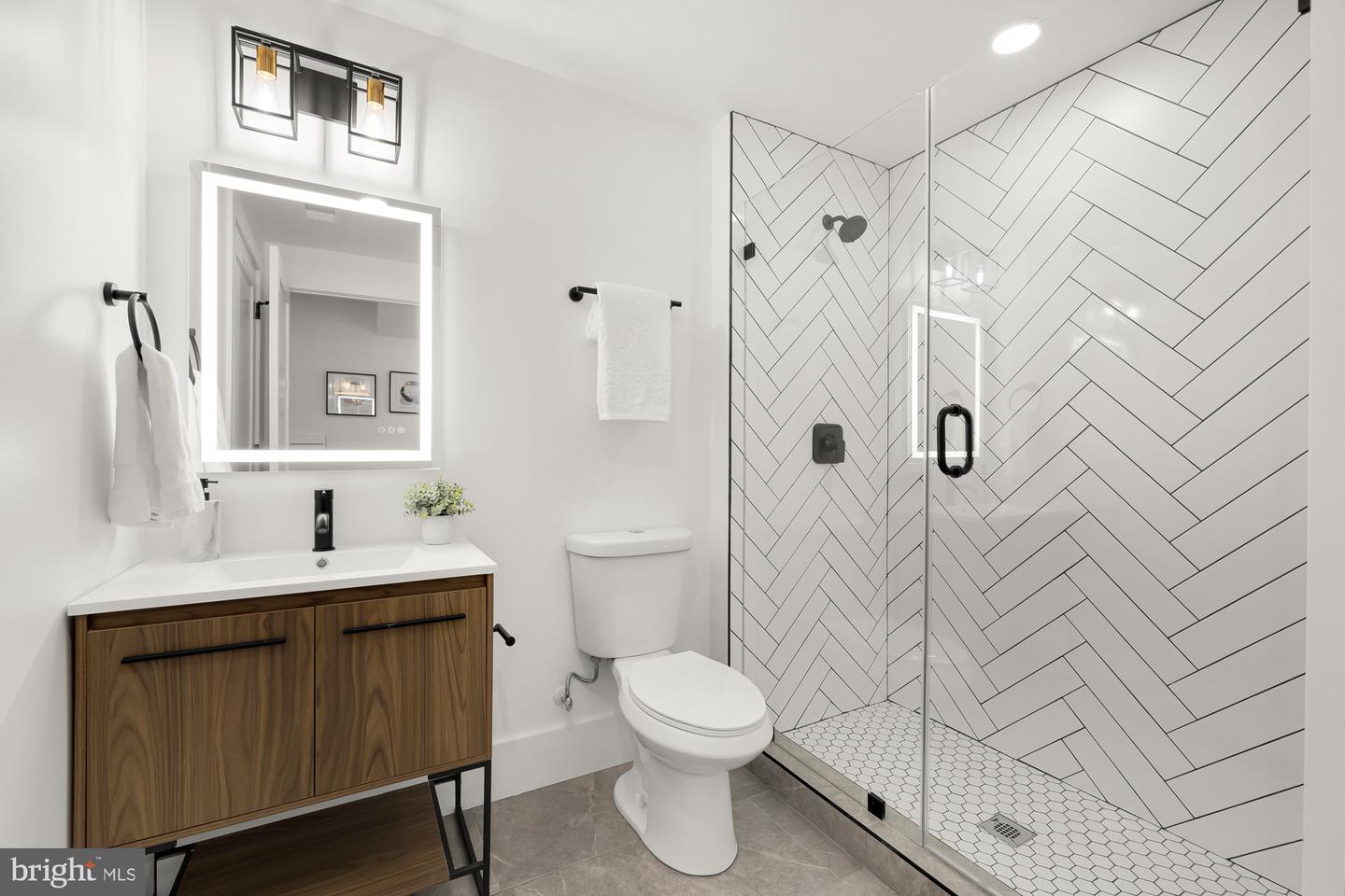 1006 FLORIDA AVE NE #PH1, WASHINGTON, District Of Columbia 20002, 2 Bedrooms Bedrooms, ,2 BathroomsBathrooms,Residential,For sale,1006 FLORIDA AVE NE #PH1,DCDC2172382 MLS # DCDC2172382