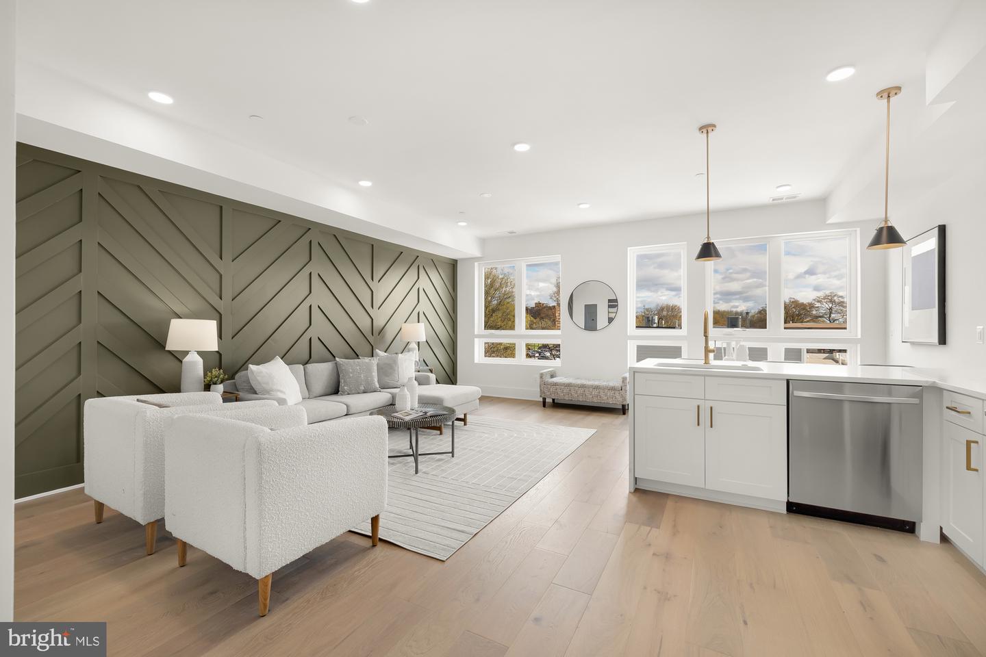 1006 FLORIDA AVE NE #PH1, WASHINGTON, District Of Columbia 20002, 2 Bedrooms Bedrooms, ,2 BathroomsBathrooms,Residential,For sale,1006 FLORIDA AVE NE #PH1,DCDC2172382 MLS # DCDC2172382
