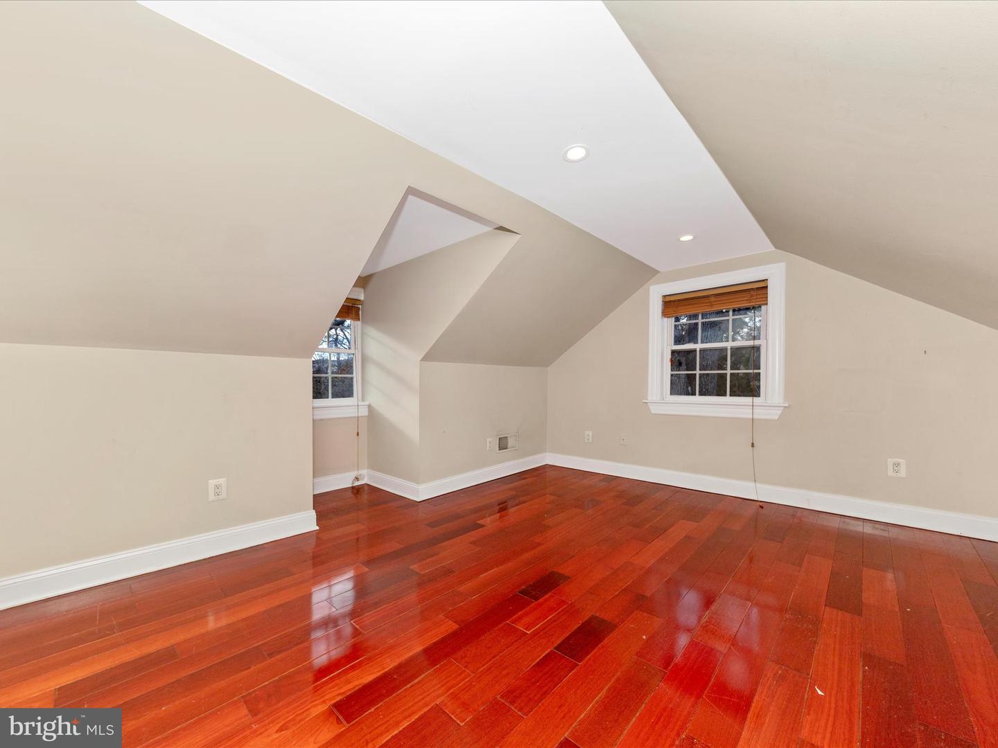 4704 GLOUCESTER RD, ALEXANDRIA, Virginia 22312, 3 Bedrooms Bedrooms, ,2 BathroomsBathrooms,Residential,For sale,4704 GLOUCESTER RD,VAFX2215360 MLS # VAFX2215360