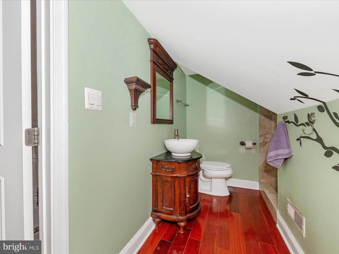 4704 GLOUCESTER RD, ALEXANDRIA, Virginia 22312, 3 Bedrooms Bedrooms, ,2 BathroomsBathrooms,Residential,For sale,4704 GLOUCESTER RD,VAFX2215360 MLS # VAFX2215360