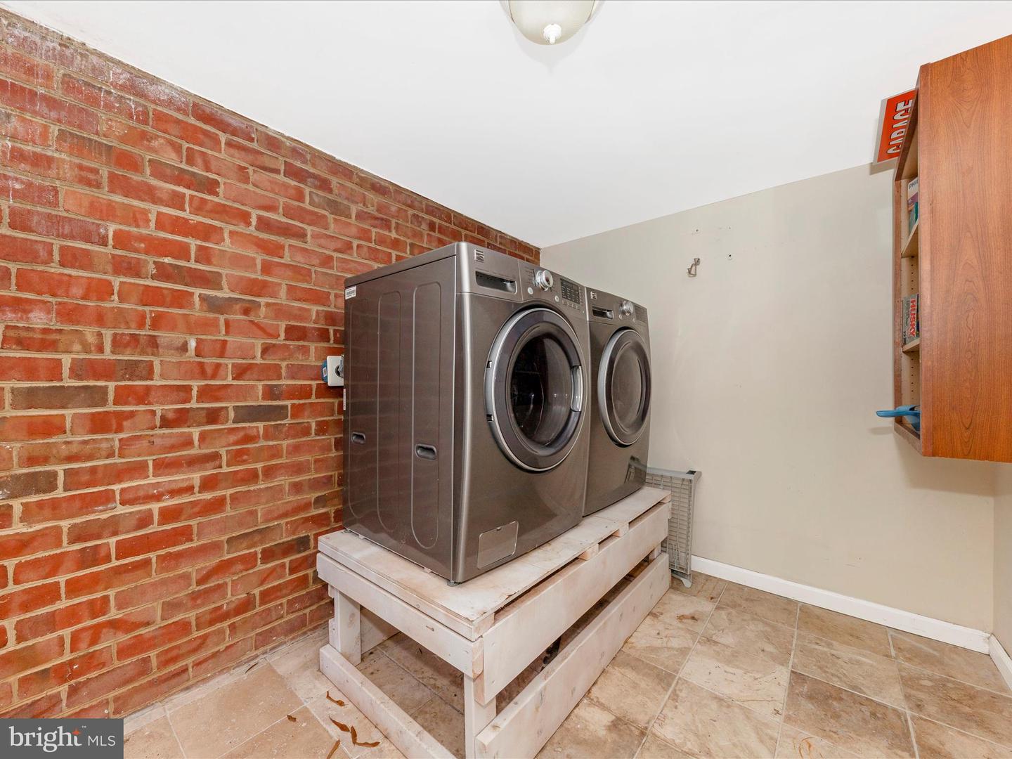 4704 GLOUCESTER RD, ALEXANDRIA, Virginia 22312, 3 Bedrooms Bedrooms, ,2 BathroomsBathrooms,Residential,For sale,4704 GLOUCESTER RD,VAFX2215360 MLS # VAFX2215360