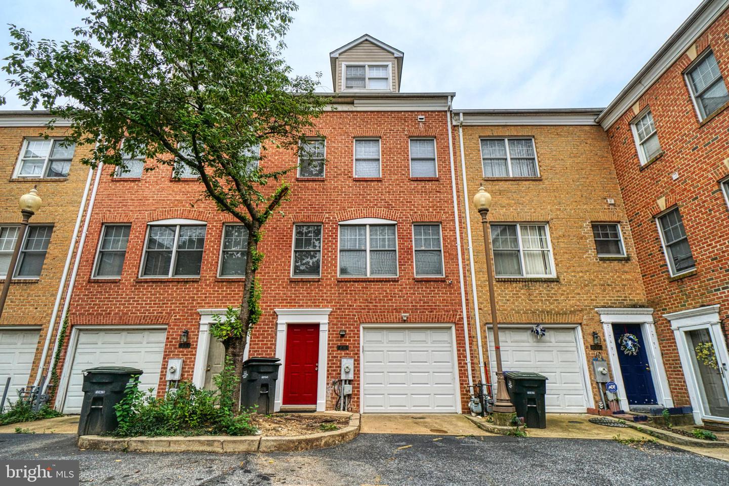 863 BARNABY ST SE, WASHINGTON, District Of Columbia 20032, 3 Bedrooms Bedrooms, ,2 BathroomsBathrooms,Residential,For sale,863 BARNABY ST SE,DCDC2172562 MLS # DCDC2172562