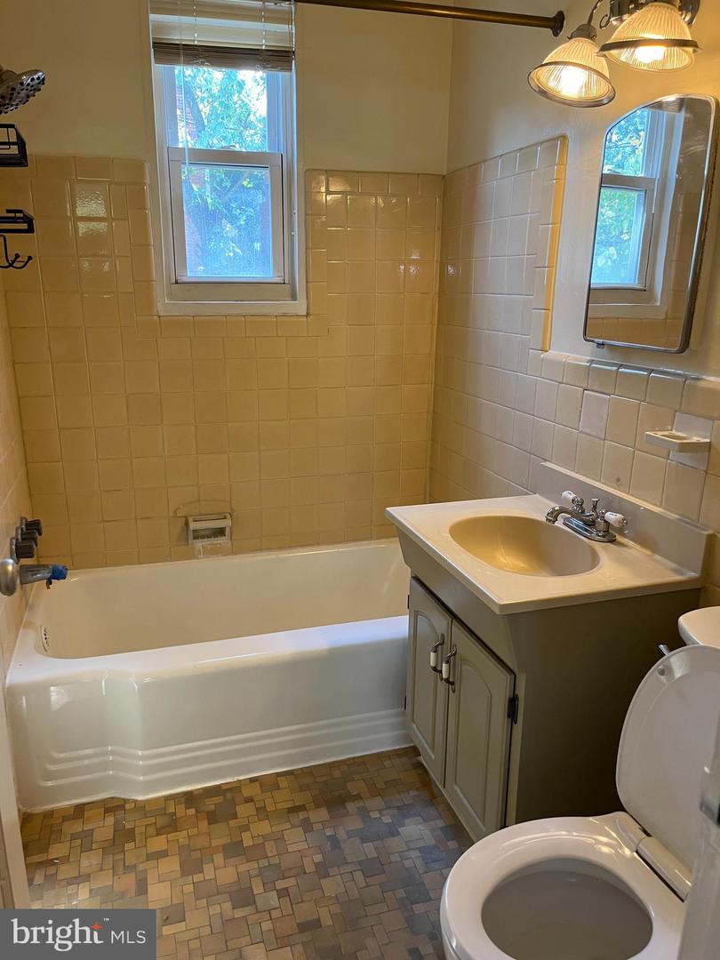 115 VICTOR ST NE, WASHINGTON, District Of Columbia 20011, 2 Bedrooms Bedrooms, 2 Rooms Rooms,2 BathroomsBathrooms,Residential,For sale,115 VICTOR ST NE,DCDC2157810 MLS # DCDC2157810