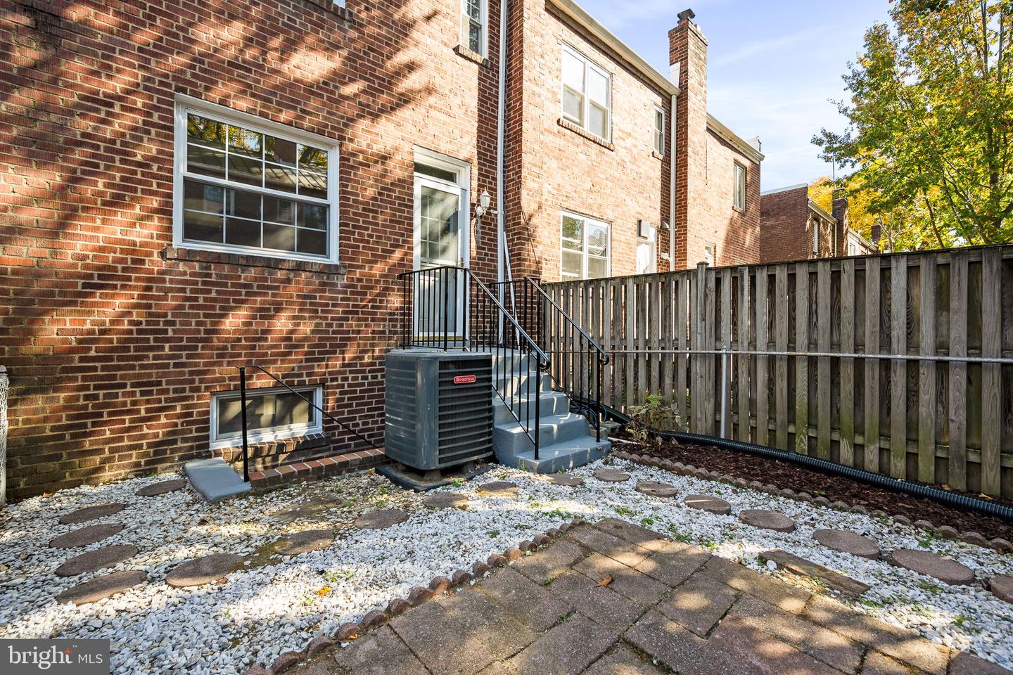 1118 PORTNER RD, ALEXANDRIA, Virginia 22314, 2 Bedrooms Bedrooms, ,1 BathroomBathrooms,Residential,For sale,1118 PORTNER RD,VAAX2039494 MLS # VAAX2039494