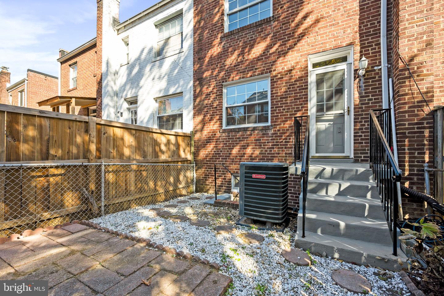 1118 PORTNER RD, ALEXANDRIA, Virginia 22314, 2 Bedrooms Bedrooms, ,1 BathroomBathrooms,Residential,For sale,1118 PORTNER RD,VAAX2039494 MLS # VAAX2039494