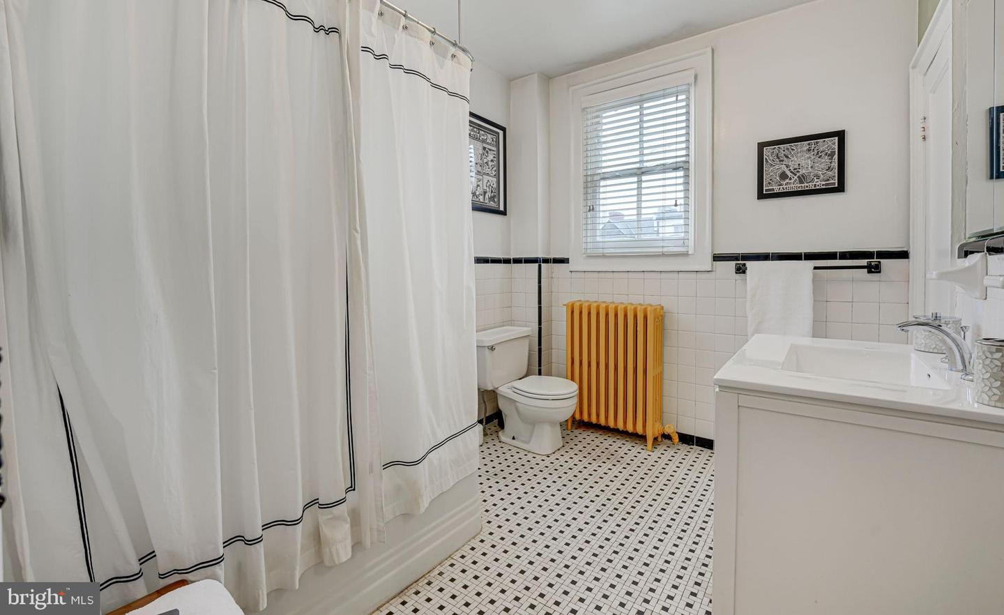 2023 Q ST NW, WASHINGTON, District Of Columbia 20009, 6 Bedrooms Bedrooms, ,3 BathroomsBathrooms,Residential,For sale,2023 Q ST NW,DCDC2170460 MLS # DCDC2170460