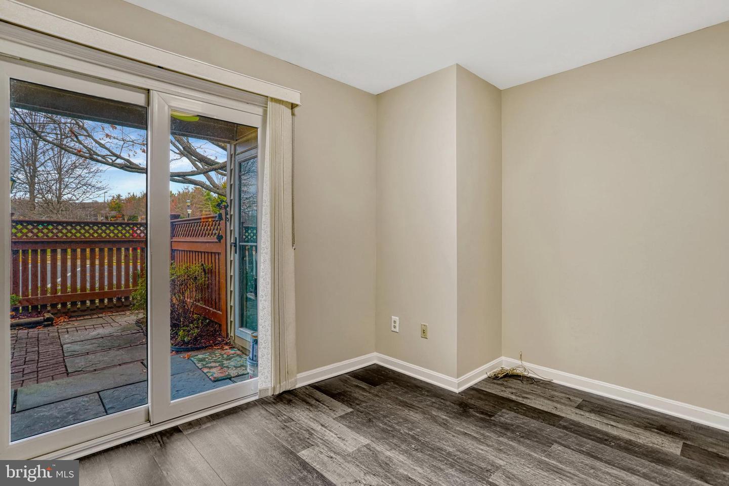 6090-A ESSEX HOUSE SQ, ALEXANDRIA, Virginia 22310, 2 Bedrooms Bedrooms, ,1 BathroomBathrooms,Residential,For sale,6090-A ESSEX HOUSE SQ,VAFX2213820 MLS # VAFX2213820