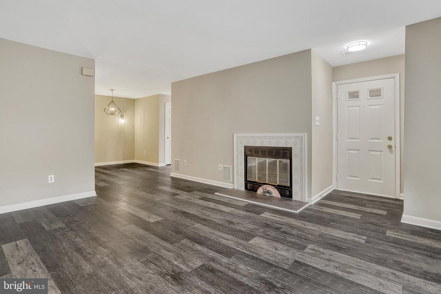 6090-A ESSEX HOUSE SQ, ALEXANDRIA, Virginia 22310, 2 Bedrooms Bedrooms, ,1 BathroomBathrooms,Residential,For sale,6090-A ESSEX HOUSE SQ,VAFX2213820 MLS # VAFX2213820