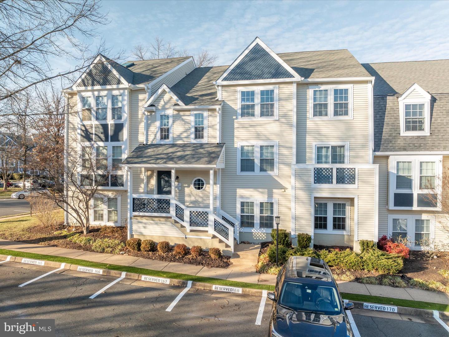 12933-A GRAYS POINTE RD #12933A, FAIRFAX, Virginia 22033, 2 Bedrooms Bedrooms, ,2 BathroomsBathrooms,Residential,For sale,12933-A GRAYS POINTE RD #12933A,VAFX2215442 MLS # VAFX2215442