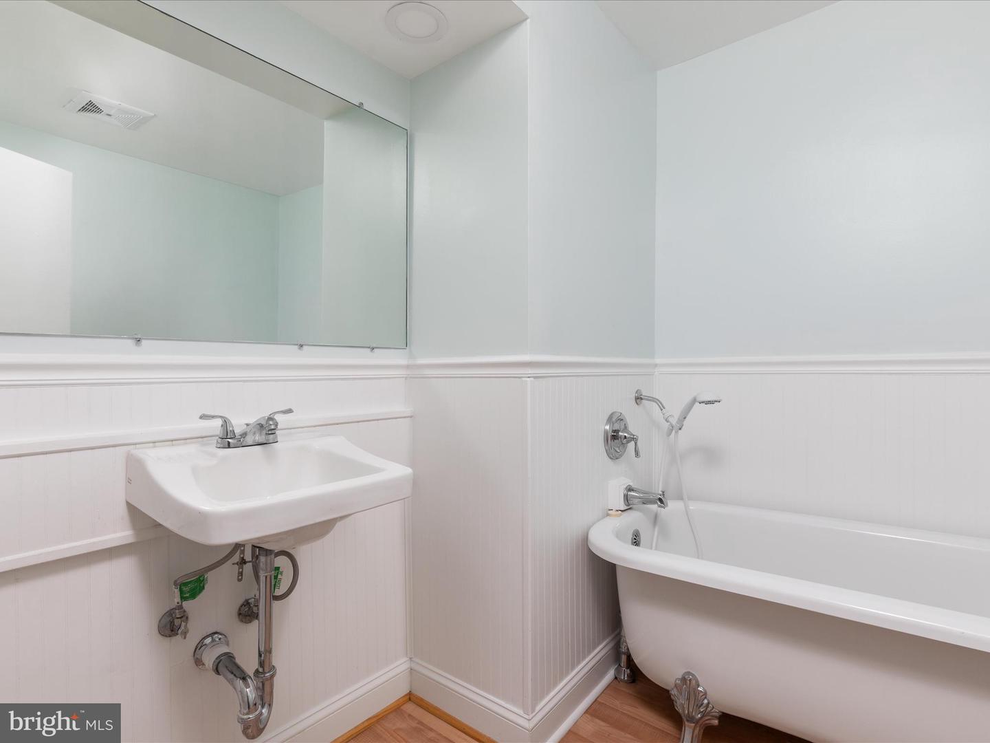 12933-A GRAYS POINTE RD #12933A, FAIRFAX, Virginia 22033, 2 Bedrooms Bedrooms, ,2 BathroomsBathrooms,Residential,For sale,12933-A GRAYS POINTE RD #12933A,VAFX2215442 MLS # VAFX2215442