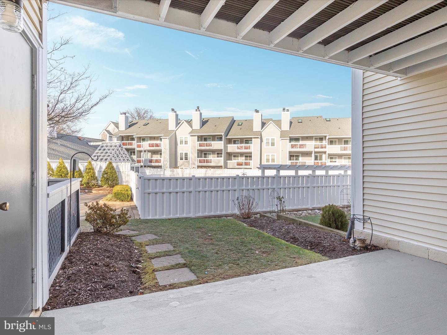 12933-A GRAYS POINTE RD #12933A, FAIRFAX, Virginia 22033, 2 Bedrooms Bedrooms, ,2 BathroomsBathrooms,Residential,For sale,12933-A GRAYS POINTE RD #12933A,VAFX2215442 MLS # VAFX2215442