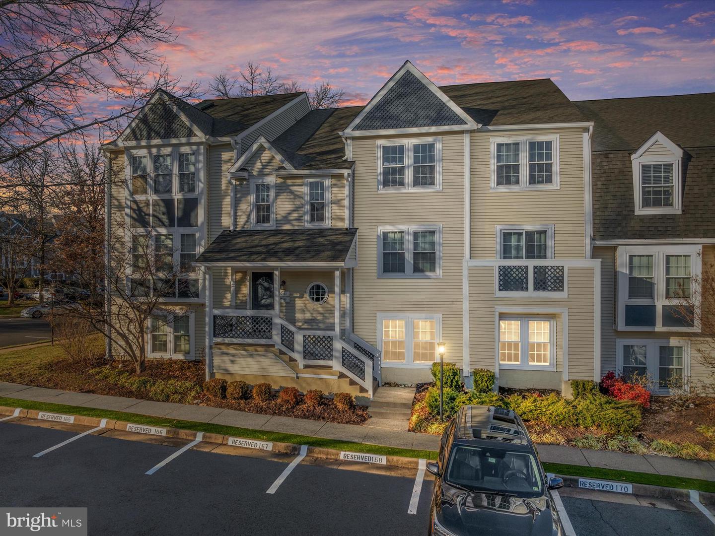 12933-A GRAYS POINTE RD #12933A, FAIRFAX, Virginia 22033, 2 Bedrooms Bedrooms, ,2 BathroomsBathrooms,Residential,For sale,12933-A GRAYS POINTE RD #12933A,VAFX2215442 MLS # VAFX2215442