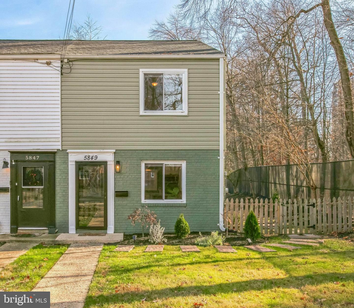 5849 FIFER DR, ALEXANDRIA, Virginia 22303, 2 Bedrooms Bedrooms, ,1 BathroomBathrooms,Residential,For sale,5849 FIFER DR,VAFX2215464 MLS # VAFX2215464