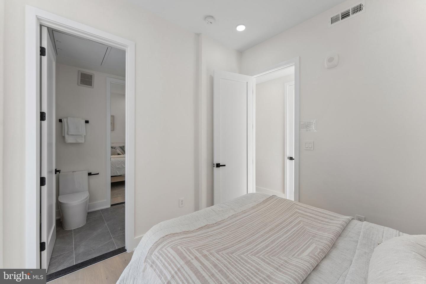 517 MONTANA AVE NE #1A, WASHINGTON, District Of Columbia 20017, 3 Bedrooms Bedrooms, ,2 BathroomsBathrooms,Residential,For sale,517 MONTANA AVE NE #1A,DCDC2172726 MLS # DCDC2172726