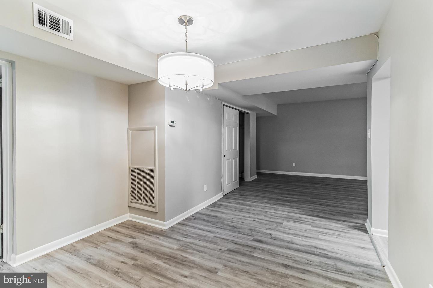 2800 DARTMOUTH RD #2, ALEXANDRIA, Virginia 22314, 3 Bedrooms Bedrooms, ,2 BathroomsBathrooms,Residential,For sale,2800 DARTMOUTH RD #2,VAAX2035970 MLS # VAAX2035970