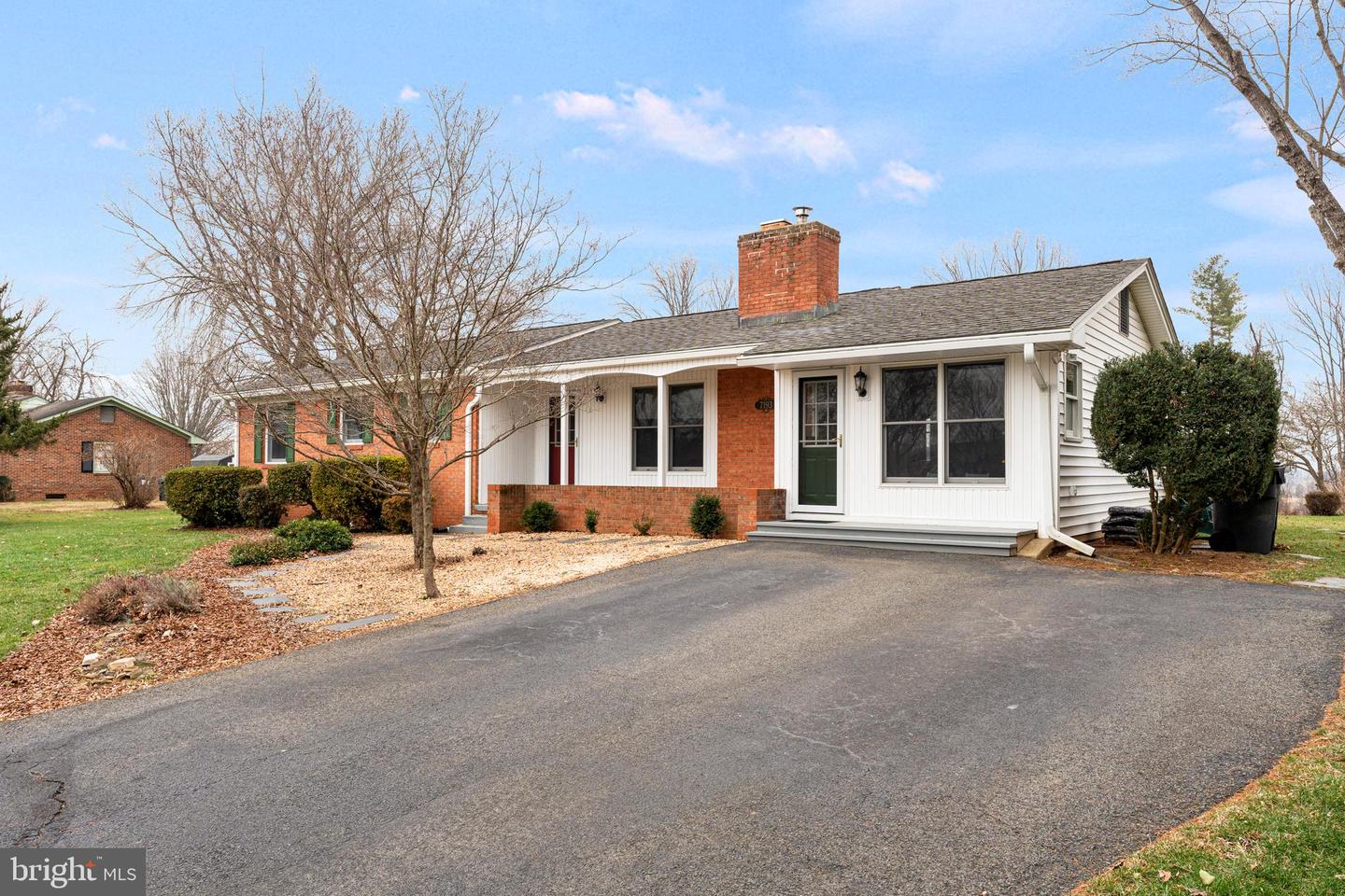 7193 ACADEMY RD, WARRENTON, Virginia 20187, 4 Bedrooms Bedrooms, ,2 BathroomsBathrooms,Residential,For sale,7193 ACADEMY RD,VAFQ2014930 MLS # VAFQ2014930