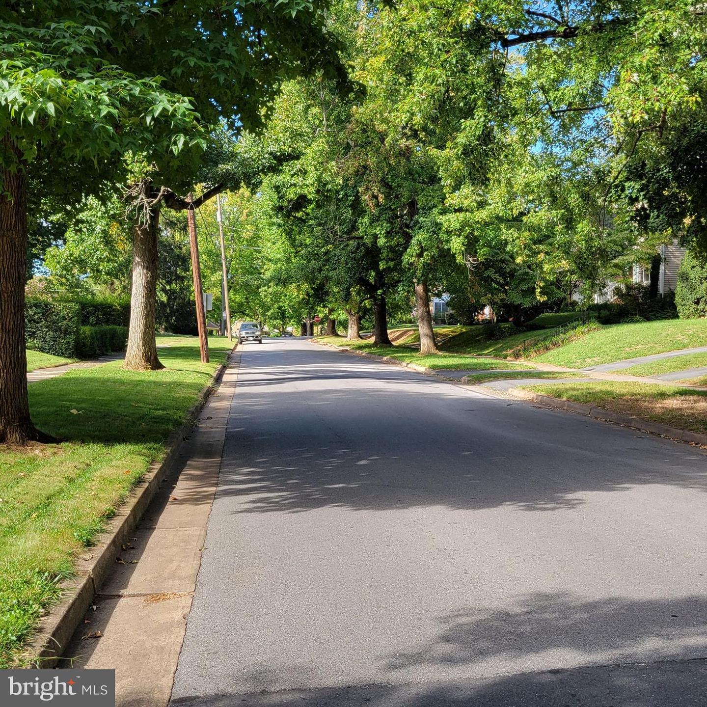 855 WOODROW AVE, WAYNESBORO, Virginia 22980, 4 Bedrooms Bedrooms, ,2 BathroomsBathrooms,Residential,For sale,855 WOODROW AVE,VAWB2000152 MLS # VAWB2000152