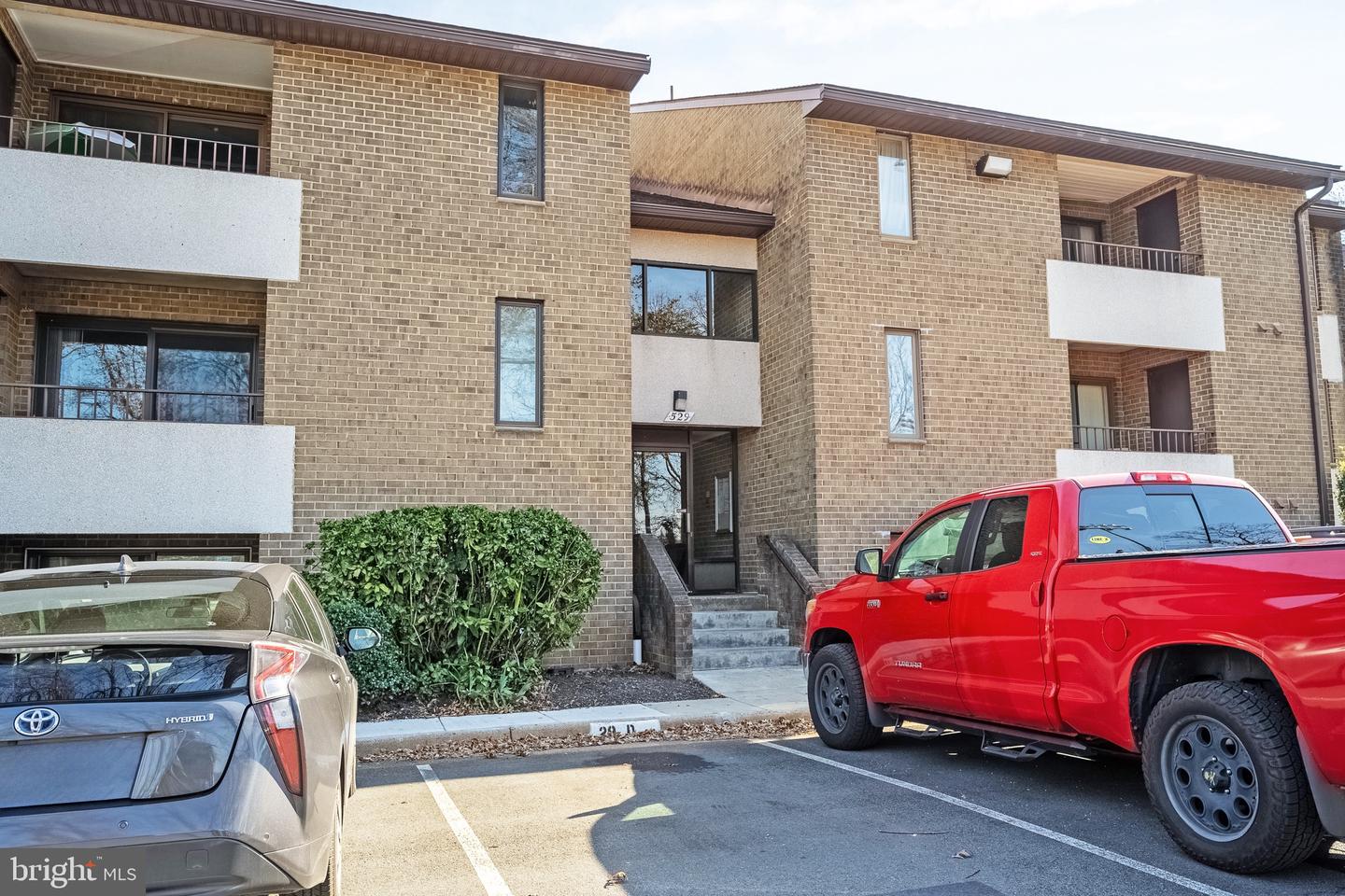 529 FLORIDA AVE #53. 101, HERNDON, Virginia 20170, 2 Bedrooms Bedrooms, ,2 BathroomsBathrooms,Residential,For sale,529 FLORIDA AVE #53. 101,VAFX2210392 MLS # VAFX2210392