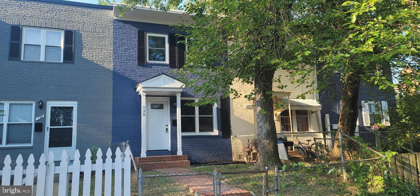 138 DALE ST, ALEXANDRIA, Virginia 22305, 3 Bedrooms Bedrooms, ,2 BathroomsBathrooms,Residential,For sale,138 DALE ST,VAAX2039892 MLS # VAAX2039892