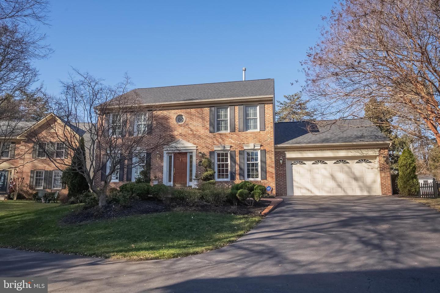 8530 SILVERVIEW DR, LORTON, Virginia 22079, 4 Bedrooms Bedrooms, ,2 BathroomsBathrooms,Residential,For sale,8530 SILVERVIEW DR,VAFX2215500 MLS # VAFX2215500