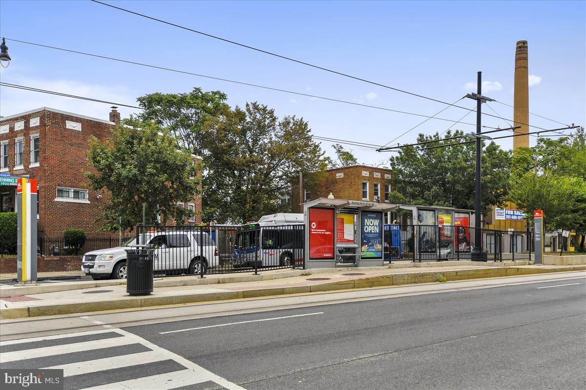 1620 E ST NE #1, WASHINGTON, District Of Columbia 20002, 2 Bedrooms Bedrooms, ,1 BathroomBathrooms,Residential,For sale,1620 E ST NE #1,DCDC2172756 MLS # DCDC2172756