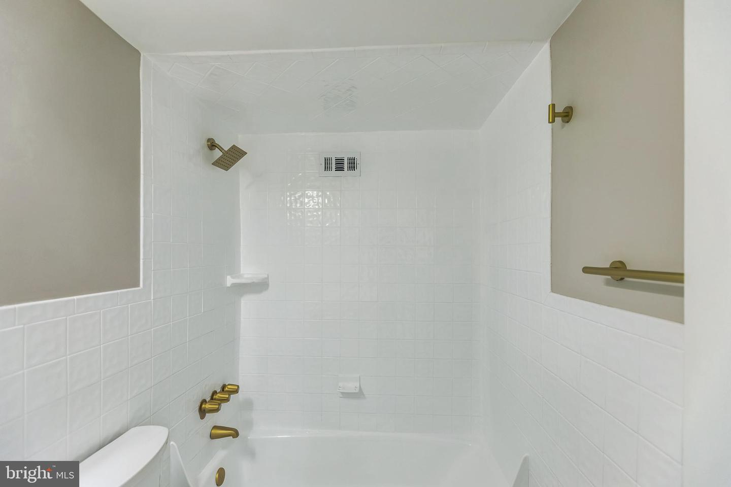 401 N ARMISTEAD ST #407, ALEXANDRIA, Virginia 22312, 1 Bedroom Bedrooms, ,1 BathroomBathrooms,Residential,For sale,401 N ARMISTEAD ST #407,VAAX2039258 MLS # VAAX2039258