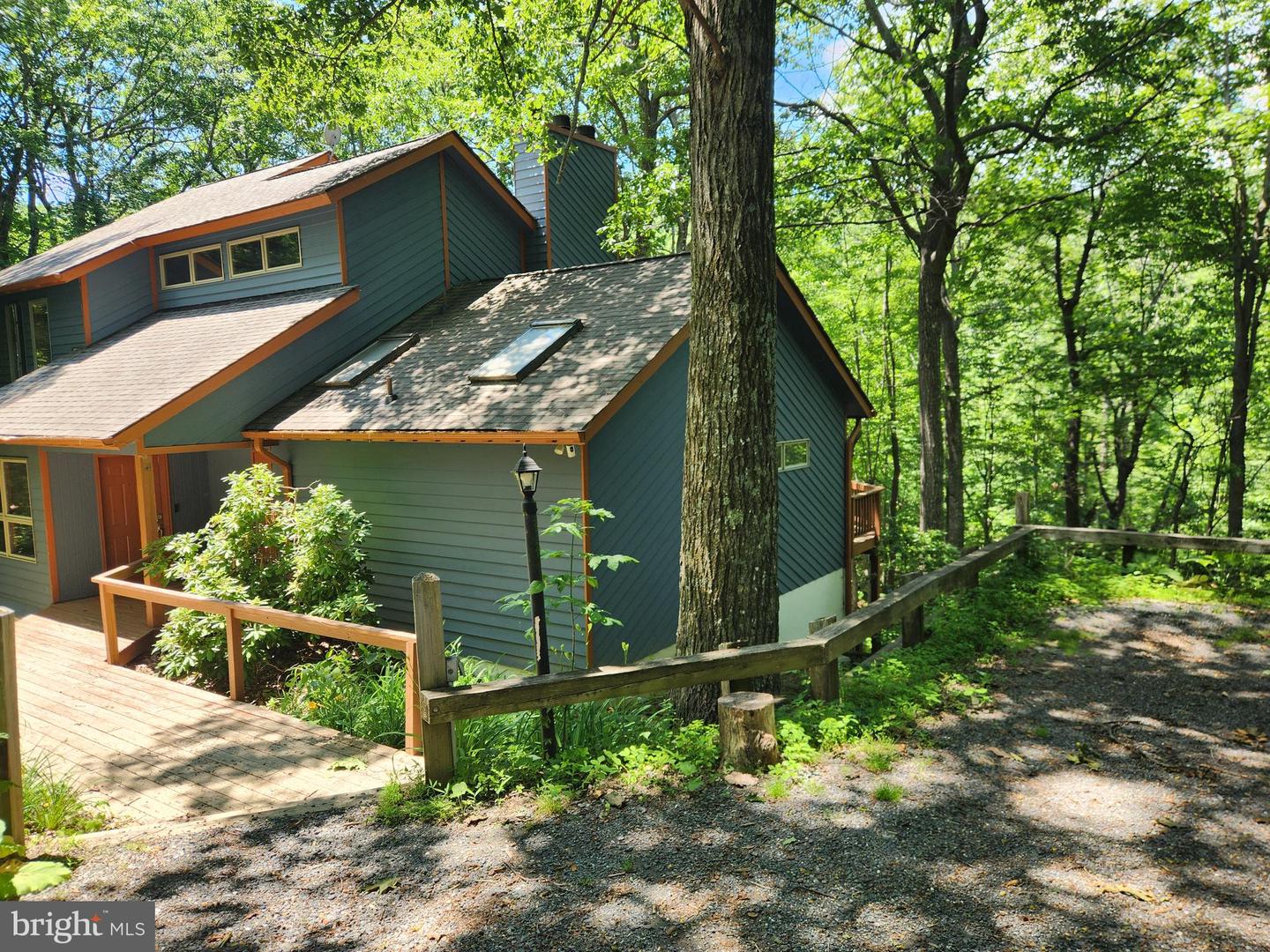 21 SPLIT ROCK TRL, ROSELAND, Virginia 22967, 5 Bedrooms Bedrooms, 13 Rooms Rooms,4 BathroomsBathrooms,Residential,For sale,21 SPLIT ROCK TRL,VANL2000368 MLS # VANL2000368