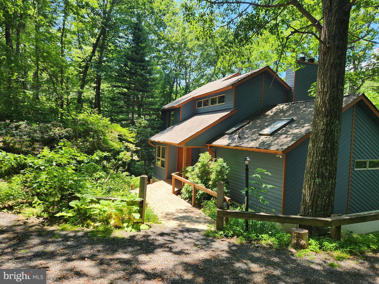 21 SPLIT ROCK TRL, ROSELAND, Virginia 22967, 5 Bedrooms Bedrooms, 13 Rooms Rooms,4 BathroomsBathrooms,Residential,For sale,21 SPLIT ROCK TRL,VANL2000368 MLS # VANL2000368