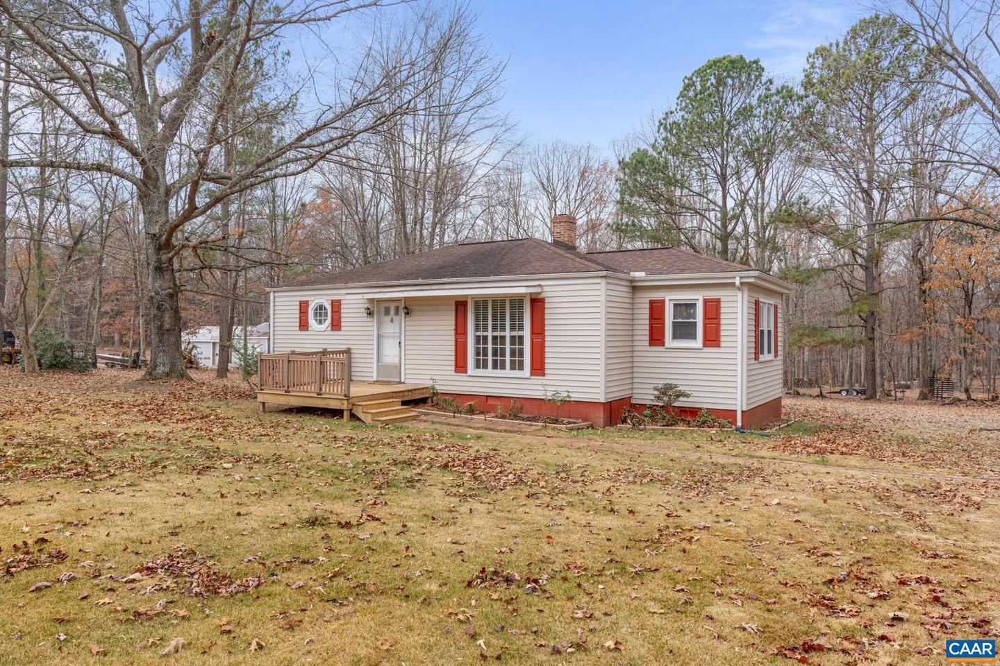 371 FANNY WHITE RD, DILLWYN, Virginia 23936, 3 Bedrooms Bedrooms, ,1 BathroomBathrooms,Residential,For sale,371 FANNY WHITE RD,659735 MLS # 659735