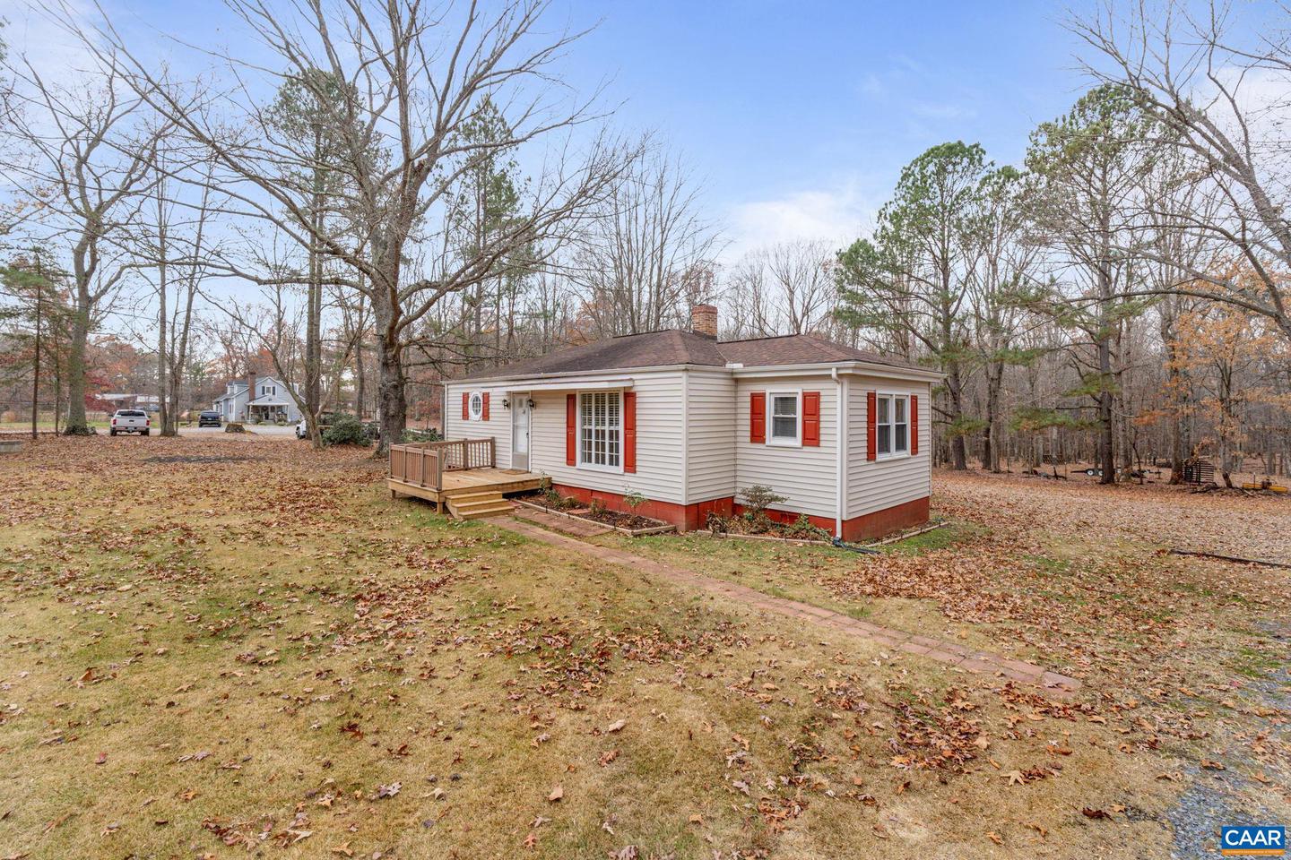 371 FANNY WHITE RD, DILLWYN, Virginia 23936, 3 Bedrooms Bedrooms, ,1 BathroomBathrooms,Residential,For sale,371 FANNY WHITE RD,659735 MLS # 659735