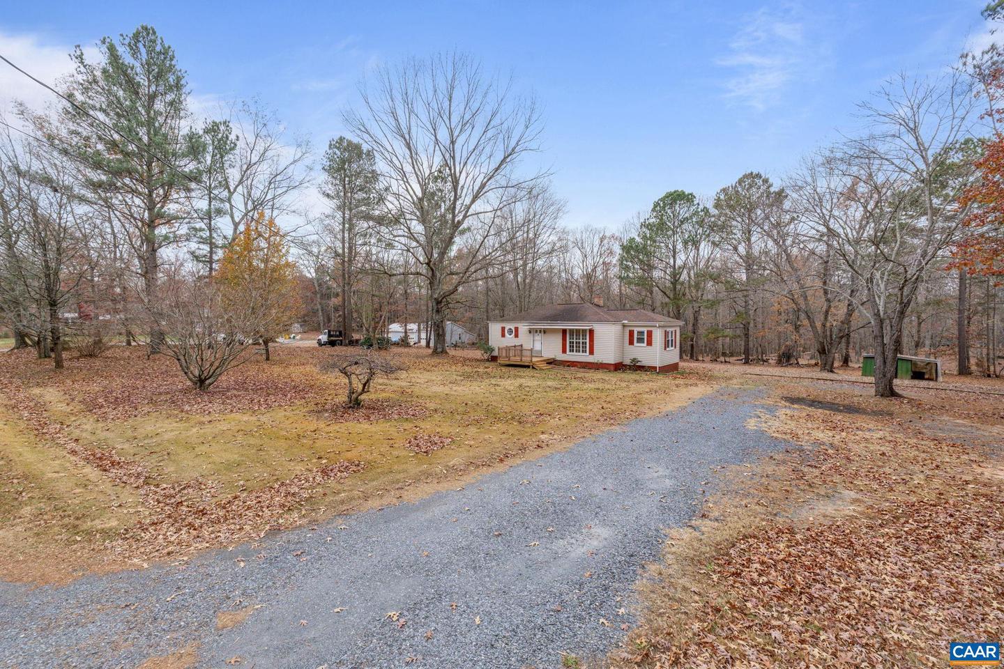 371 FANNY WHITE RD, DILLWYN, Virginia 23936, 3 Bedrooms Bedrooms, ,1 BathroomBathrooms,Residential,For sale,371 FANNY WHITE RD,659735 MLS # 659735