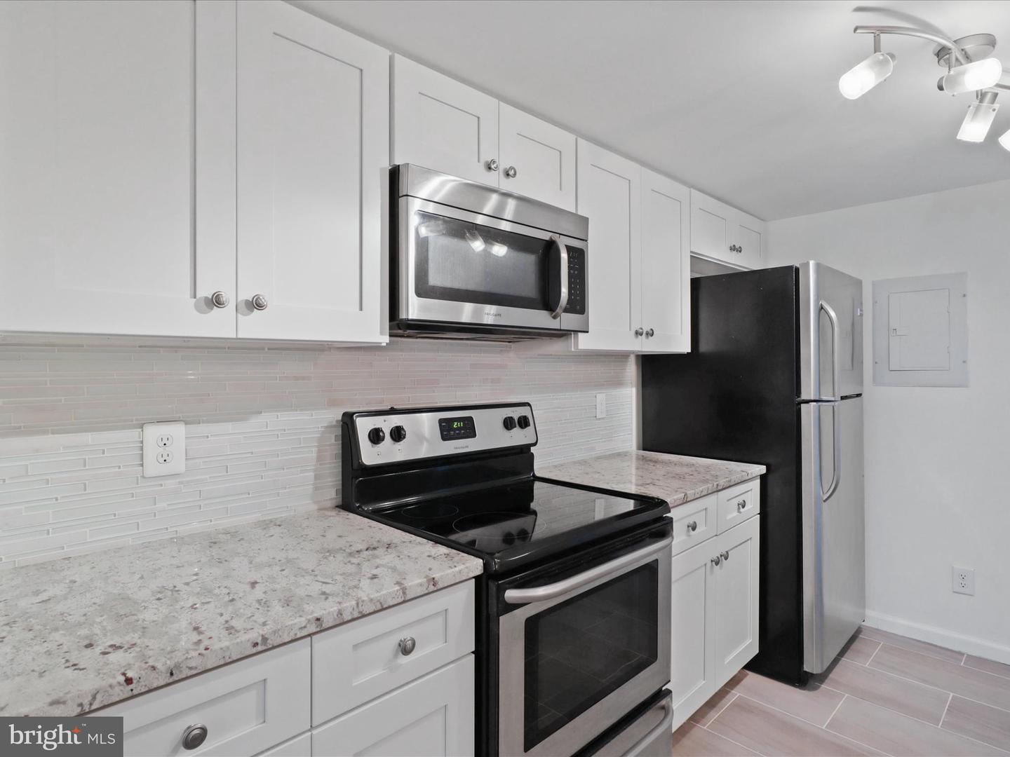 12894-B GRAYS POINTE RD #12894B, FAIRFAX, Virginia 22033, 1 Bedroom Bedrooms, ,1 BathroomBathrooms,Residential,For sale,12894-B GRAYS POINTE RD #12894B,VAFX2215596 MLS # VAFX2215596